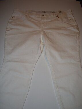 NWT Wonderly Women’s Plus 24W White Mid Rise Skinny Crop Jeans Comfort Stretch